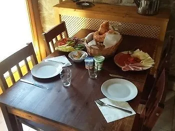 Oda ve Kahvaltı Amadeus Panzio