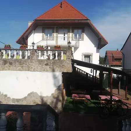 Frühstückspension Amadeus Panzio *